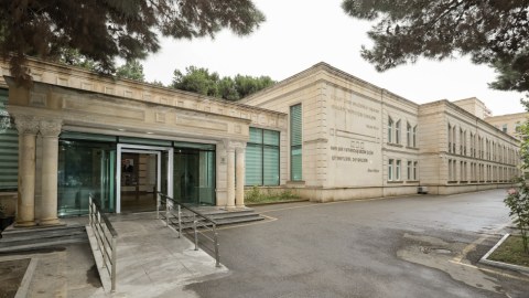 Çağırışçıların yekun tibbi müayinəsinin aparıldığı mərkəz... - FOTOLAR