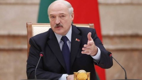 Lukaşenko prezident postundan getməyə hazırlaşır