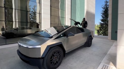 Kadırova "Cybertruck" verməmişəm - İlon Mask (VİDEO)