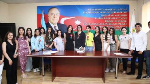Səbinə Salmanova ilk dəfə səs verəcək seçicilərlə görüşüb – FOTOLAR 