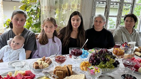 Leyla Əliyeva şəhid ailəsinin evində