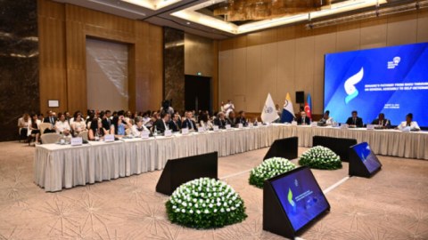 "Köləliyi bizim beynimizə yeritmək istəyirlər"