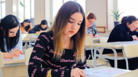 Jurnalist övladları da tələbə adı qazandılar - SİYAHI+FOTOLAR