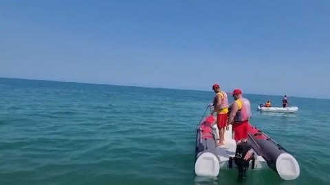 Dənizdə batan gəncin axtarışları davam edir - VİDEO
