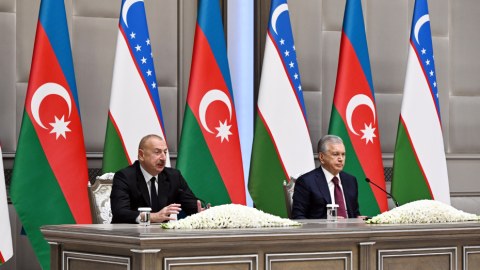 Prezidentlər mətbuata bəyanatlarla çıxış etdilər