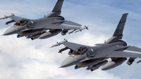 ABŞ-dan Ukraynaya F-16 ANONSU