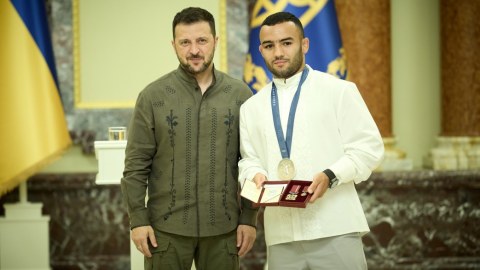 Zelenski həmyerlimizi təltif etdi 