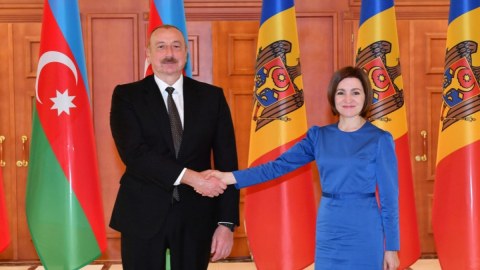 İlham Əliyev xanım prezidenti&nbsp;təbrik etdi