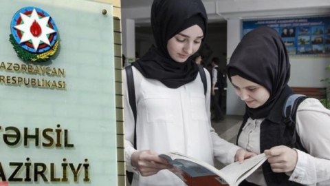 Nazirlikdən&nbsp;hicablı müəllimlərin imtahandan kəsilməsi iddialarına CAVAB
