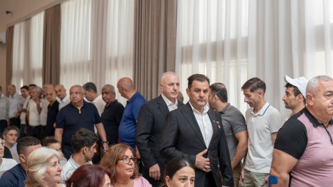 Yasamal sakinləri Ülvi Quliyevi izdihamlı qarşıladılar - VİDEO