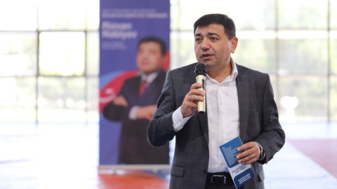 Rizvan Nəbiyevin seçicilərlə görüşü davam edir: daha çox abşeronlu gəncin xaricdə təhsil almasına nail olmalıyıq - FOTO