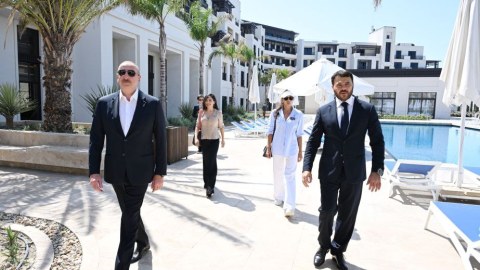 Prezident və birinci xanım&nbsp;hotelin açılışında - FOTOLAR