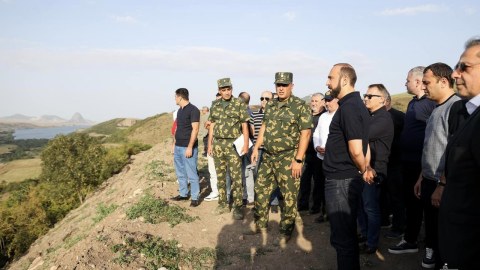 Mirzoyan erməni diplomatları Azərbaycanla sərhədə GƏTİRDİ