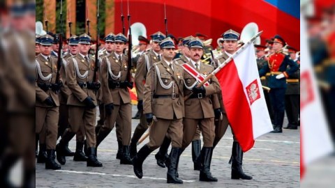 Polşanın hərbi xərcləri rekord həddə çatıb