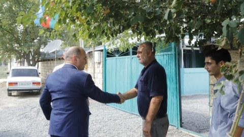 Ceyhun Məmmədov şəhid ailələrinə baş çəkib - FOTO