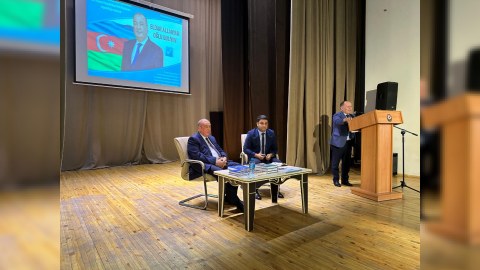 Eldar Quliyev təşviqat gününün sonuncu görüşünü keçirib