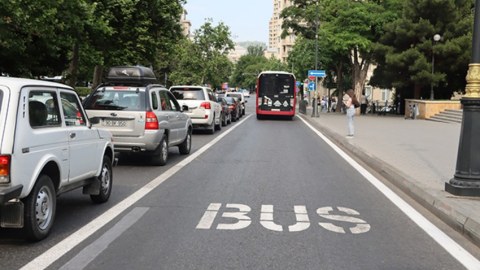Gün ərzində avtobuslarla 900 min sərnişin daşınır
