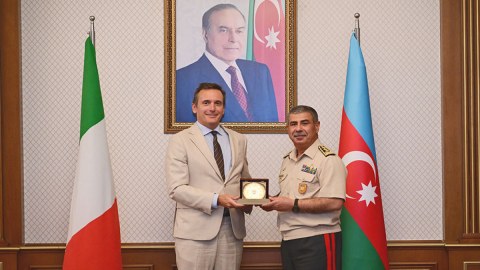 Azərbaycan-İtaliya hərbi əlaqələri müzakirə edildi 