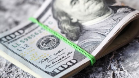 Dövlət Neft Fondu dollar satışını kəskin artırıb