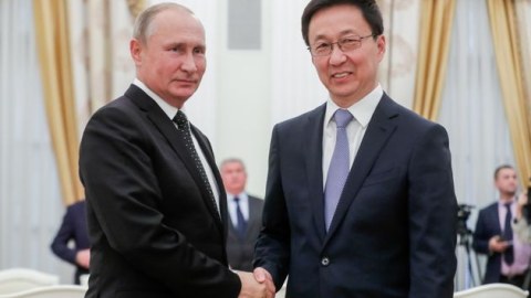 Putin Si Cinpinin müavini ilə GÖRÜŞÜB