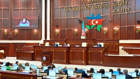 Deputat seçilməsələr də, deputat maaşının 80 faizini alacaqlar - SİYAHI