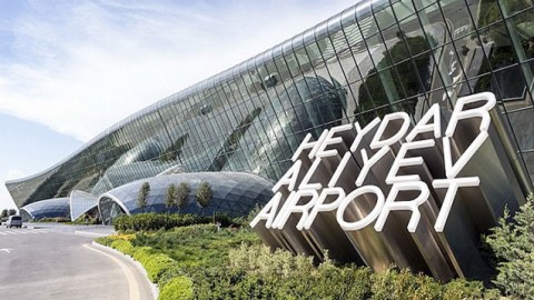 Aeroportda polisə müqavimət göstərən sürücü həbs edildi
