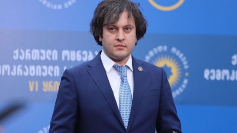 Vətəndaşların sosial vəziyyətinin yaxşılaşması üçün müxalifət yasaqlanmalıdır - Kobaxidze