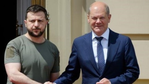 Şolts Zelenski ilə görüşəcək