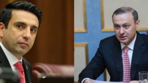 Qriqoryan Koreyaya, Simonyan Macarıstana gedir