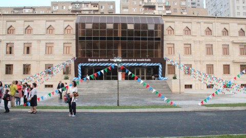 Şuşada 200-ə, Xankəndidə isə 300-ə yaxın şagird...
