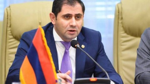 Erməni müdafiə naziri Cənubi Koreyaya getdi