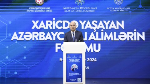 Nazir alimlərə sual verdi -&nbsp;Sosial şəbəkələrdə niyə aktiv deyilsiniz?