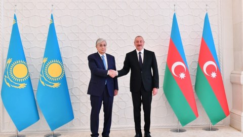 Tokayev İlham Əliyevə zəng etdi