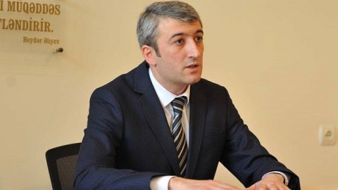 1 il əvvəl təyin olunan mərkəzin direktoru cərimələndi, məhkəməyə müraciət etdi