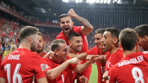 Türkiyə İslandiyaya qalib gəldi