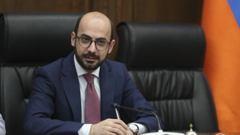 Kənar müdaxilələr İrəvanla Bakının dialoquna mane ola bilər - Erməni deputat