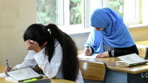 Orta məktəblərdə dini biliklər tədris olunsa... - PROBLEM