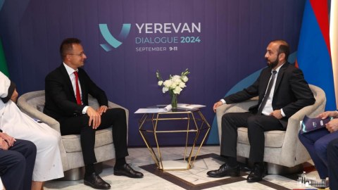 Macarıstan XİN başçısı Ararat Mirzoyanla GÖRÜŞÜB