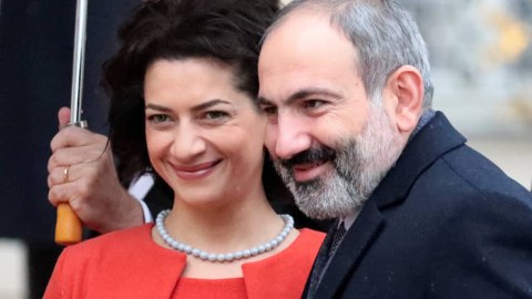 Paşinyanın həyat yoldaşı Çində...