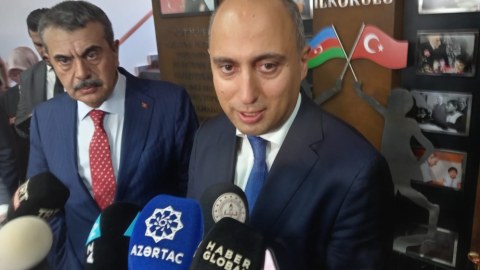 Bu məktəb qardaşlığımızın növbəti bariz nümunəsidir.