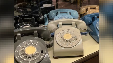 Azərbaycanda ev telefonları "YOXA ÇIXIR"