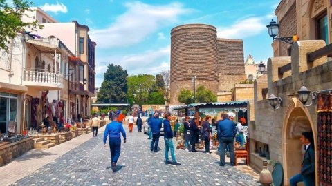 Azərbaycanda turist axını 30%-dən çox artıb