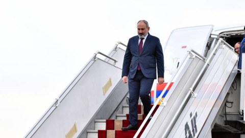 Paşinyan Gürcüstana gedib