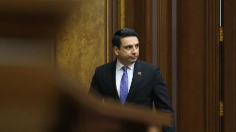 Ermənistanda məhkəmə spikerin iddiasını RƏDD EDİB