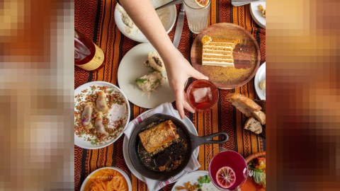 Ukrayna mətbəxini təqdim edən restoran beynəlxalq bələdçiyə düşüb - İLK DƏFƏ