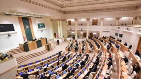 Gürcüstanda amnistiya qəbul edildi