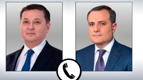 Ceyhun Bayramov həmkarı ilə regionu müzakirə etdi 