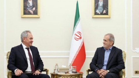 Şoyqu Putinin Zəngəzur dəhlizinə dair mesajını Pezeşkiana çatdırdı
