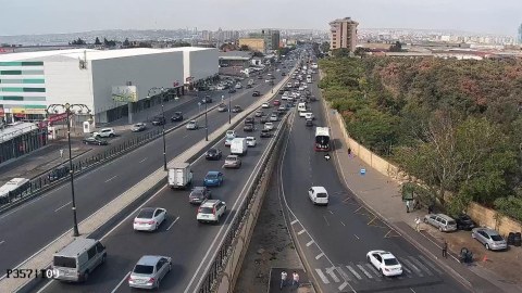 8 noyabr prospektindəki tıxacın SƏBƏBİ