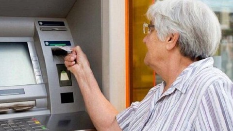Gələn il Azərbaycanda pensiya və maaşlar ARTA BİLƏR